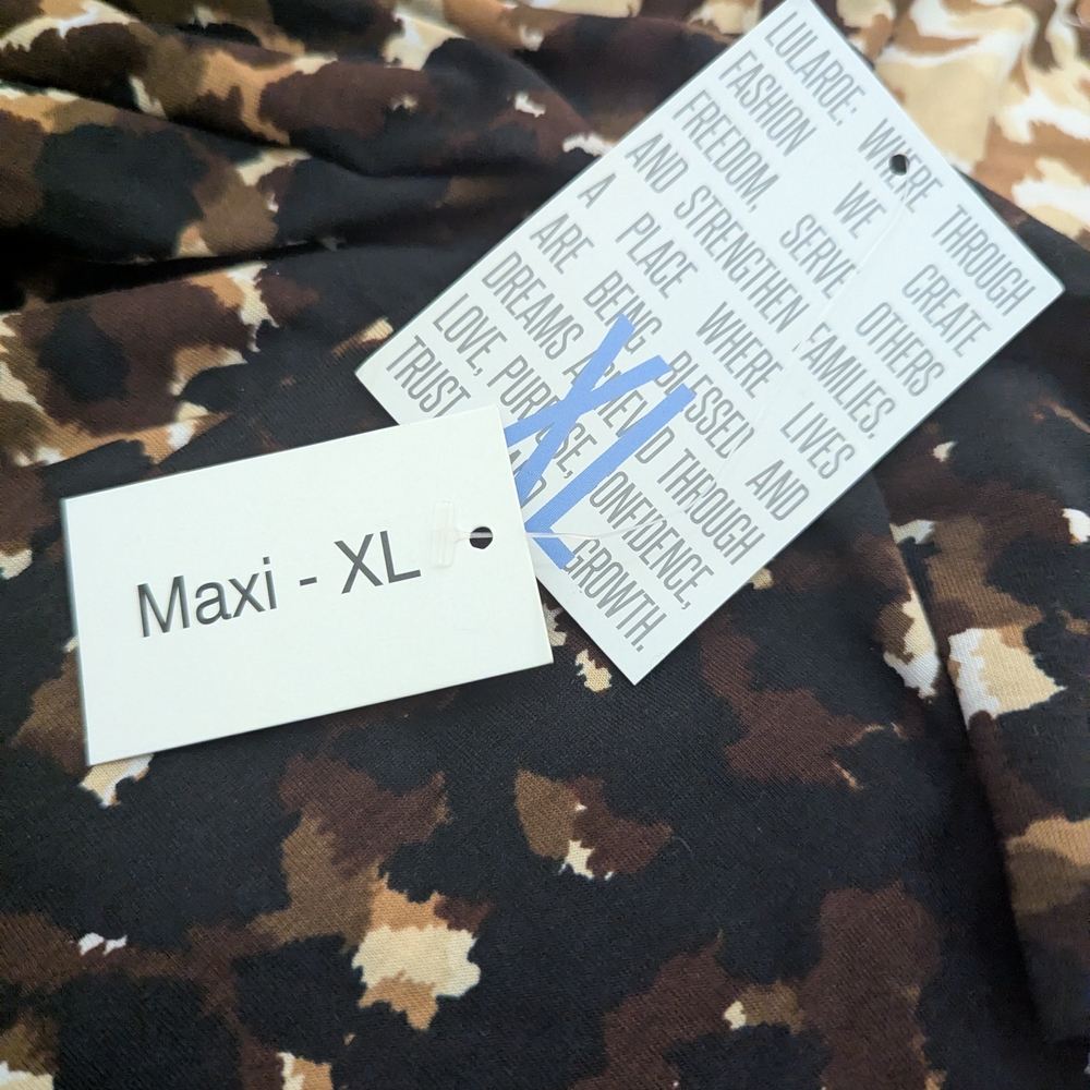 LuLaRoe Women's Maxi Skirt in Leopard Print - Picture 2 of 3